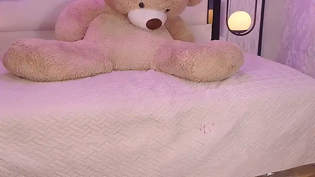 JuneCollins online show from 03/05/26, 10:05