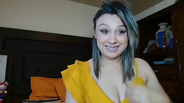 Snapshot of aitanalove_ chatting on 05/27/26, 10:06 aitanalove online show from 05/27/26, 10:06