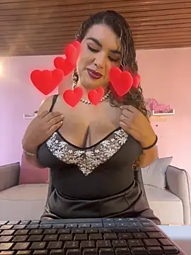 TianaRios Pink online show from 05/07/26, 07:17