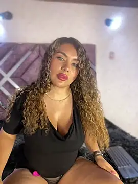 TianaRios Pink online show from 03/08/26, 12:05