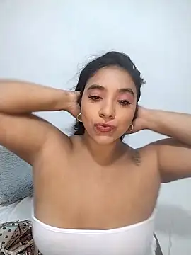 Eva Ferrari online show from 04/30/26, 04:03