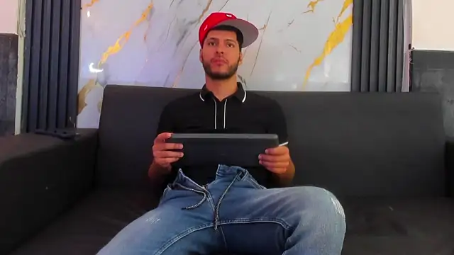 Snapshot of Angel_Villareal chatting on 02/02/26, 04:00 Angel Villareal online show from 02/02/26, 04:00