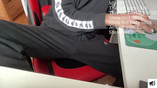 Snapshot of lukee000 chatting on 02/02/26, 01:21 lukee000 online show from 02/02/26, 01:21