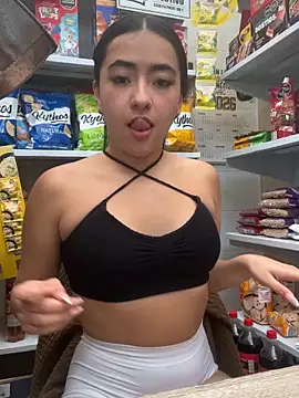 AuroraJohns Pink online show from 02/18/26, 08:27