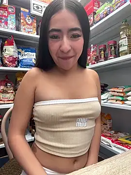 AuroraJohns Pink online show from 02/17/26, 08:06