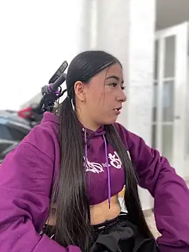 AuroraJohns Pink online show from 01/31/26, 08:29