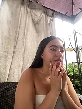 AuroraJohns Pink online show from 02/11/26, 08:20