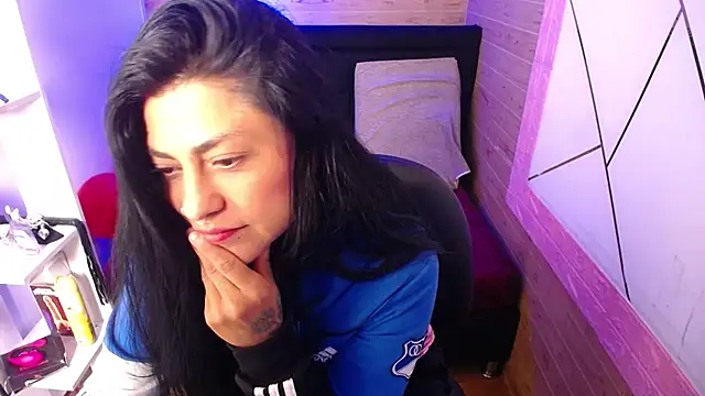 clara luna online show from 03/30/26, 10:44