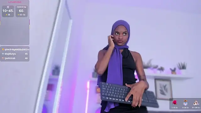 Snapshot of Amira_Alzahra chatting on 06/12/26, 05:00 Amira Alzahra online show from 06/12/26, 05:00