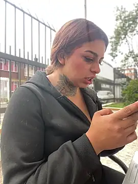 Snapshot of EmilyMoore_Pink chatting on 02/07/26, 08:17 EmilyMoore Pink online show from 02/07/26, 08:17