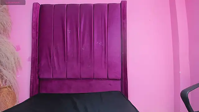 mitzukywinteer online show from 04/04/26, 08:26