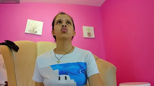 Snapshot of mitzukywinteer chatting on 02/19/26, 08:06 mitzukywinteer online show from 02/19/26, 08:06