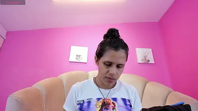 Snapshot of mitzukywinteer chatting on 02/25/26, 07:25 mitzukywinteer online show from 02/25/26, 07:25