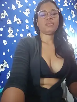 Snapshot of Yandris_1212 chatting on 05/17/26, 01:33 Yandris 1212 online show from 05/17/26, 01:33