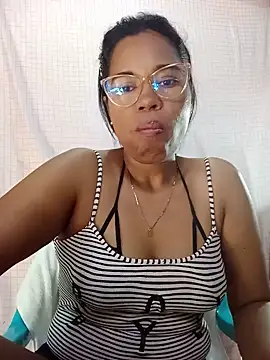 Snapshot of Yandris_1212 chatting on 07/17/26, 01:52 Yandris 1212 online show from 07/17/26, 01:52