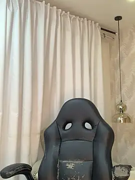 Snapshot of Auri__ chatting on 06/26/26, 07:31 Auri online show from 06/26/26, 07:31