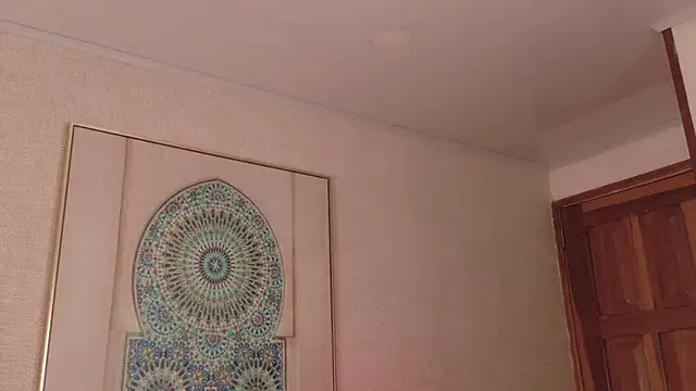 Snapshot of Maya_house chatting on 06/20/26, 04:17 Maya house online show from 06/20/26, 04:17