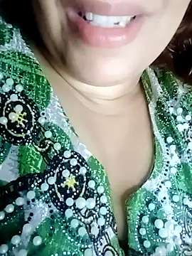 Snapshot of Naughty-Yousra chatting on 02/28/26, 12:16 Naughty-Yousra online show from 02/28/26, 12:16