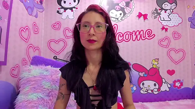 Snapshot of zaira_skinny chatting on 06/19/26, 04:18 zaira skinny online show from 06/19/26, 04:18