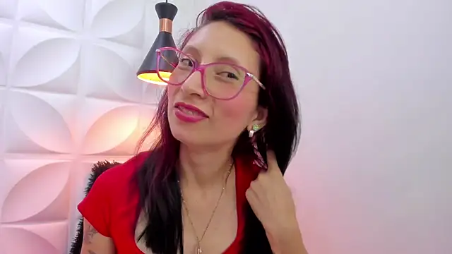 Snapshot of zaira_skinny chatting on 06/25/26, 05:12 zaira skinny online show from 06/25/26, 05:12