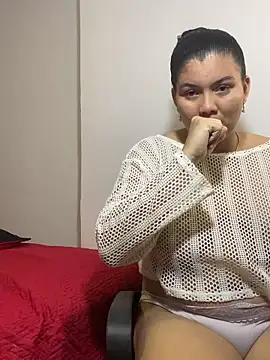 Helena-Paola online show from 05/08/26, 12:47