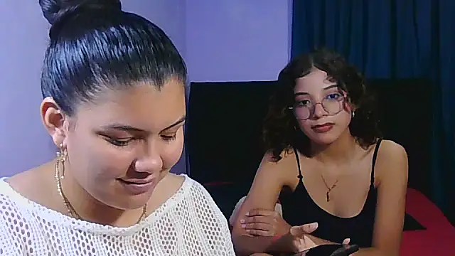 Helena-Paola online show from 03/13/26, 11:54