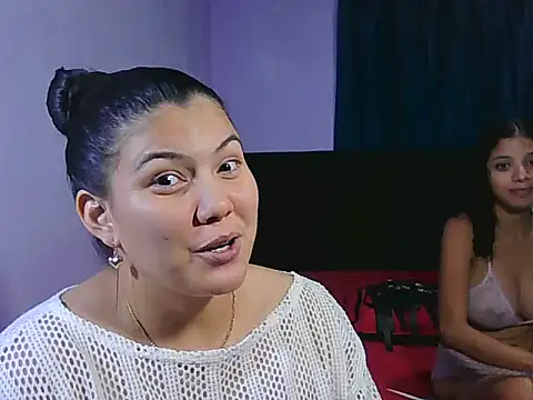 Helena-Paola online show from 03/25/26, 03:17