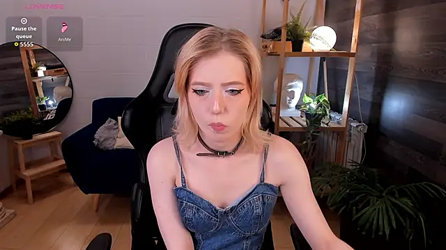 MoonlightAsuna online show from 04/07/26, 01:35