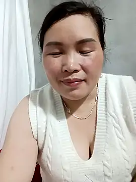 Snapshot of nana_nana99 chatting on 05/11/26, 04:04 nana nana99 online show from 05/11/26, 04:04