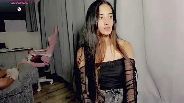 Snapshot of VictoriaHoneyy chatting on 05/05/26, 01:41 VictoriaHoneyy online show from 05/05/26, 01:41