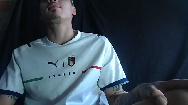 Andres1037 online show from 02/09/26, 04:27