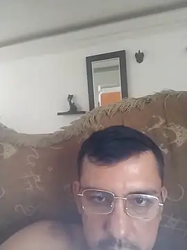 Juanstevan2724 online show from 03/04/26, 08:05