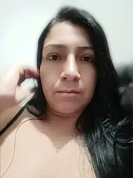 Snapshot of Katysaez chatting on 05/22/26, 04:32 Katysaez online show from 05/22/26, 04:32