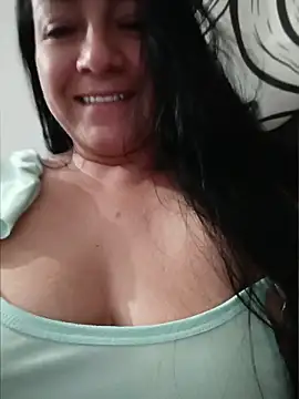 Snapshot of Katysaez chatting on 05/14/26, 05:04 Katysaez online show from 05/14/26, 05:04