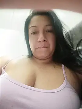 Snapshot of Katysaez chatting on 05/17/26, 04:56 Katysaez online show from 05/17/26, 04:56