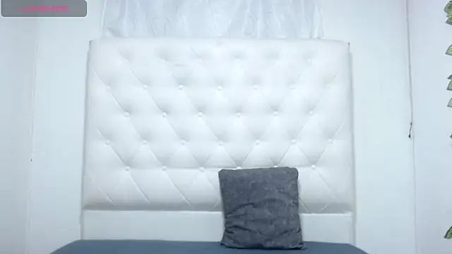 brunaroyale online show from 04/08/26, 01:56