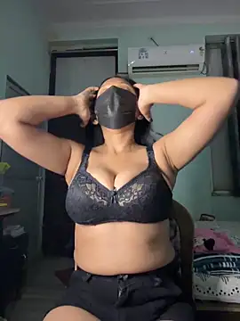Snapshot of RadhikaHotty chatting on 05/03/26, 05:38 RadhikaHotty online show from 05/03/26, 05:38