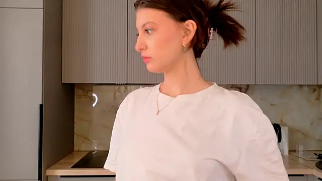 LouiseChavez online show from 02/05/26, 05:25