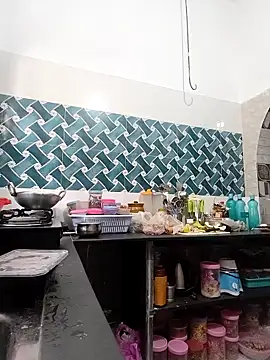 Hot-Tinaa online show from 03/10/26, 06:50