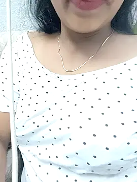 Hot-Tinaa online show from 04/16/26, 12:33