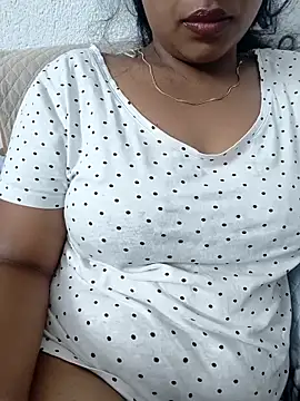 Hot-Tinaa online show from 04/05/26, 01:45