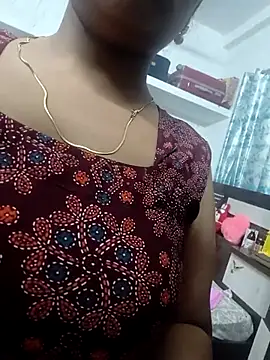 Hot-Tinaa online show from 04/12/26, 04:32