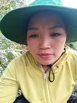 lia-coy online show from 04/15/26, 12:49