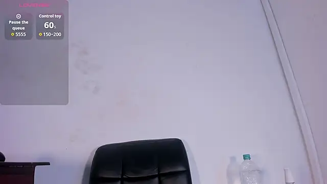 Snapshot of naughtylizeth_ chatting on 04/18/26, 05:48 naughtylizeth online show from 04/18/26, 05:48