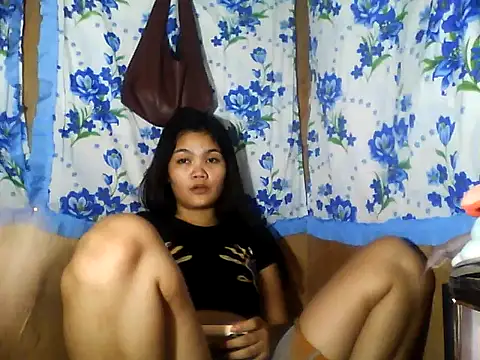 PinaySkinnyJust18 online show from 05/17/26, 11:49