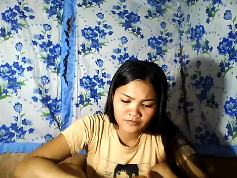 PinaySkinnyJust18 online show from 04/08/26, 11:44