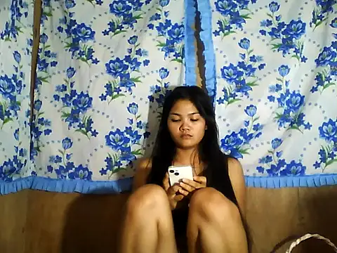 PinaySkinnyJust18 online show from 04/14/26, 08:03