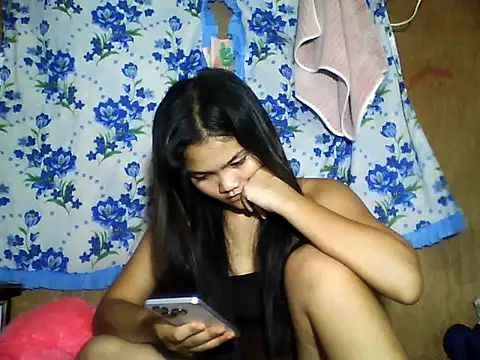 Snapshot of PinaySkinnyJust18 chatting on 06/04/26, 10:20 PinaySkinnyJust18 online show from 06/04/26, 10:20