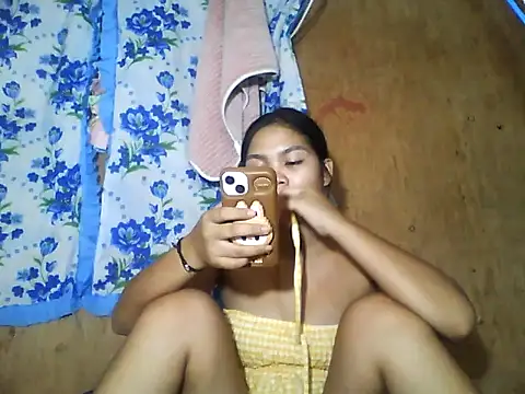 Snapshot of PinaySkinnyJust18 chatting on 07/13/26, 09:30 PinaySkinnyJust18 online show from 07/13/26, 09:30