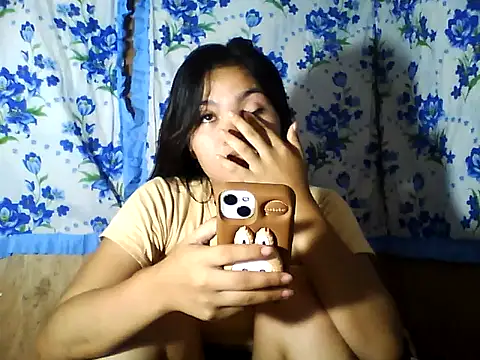 PinaySkinnyJust18 online show from 04/09/26, 06:41